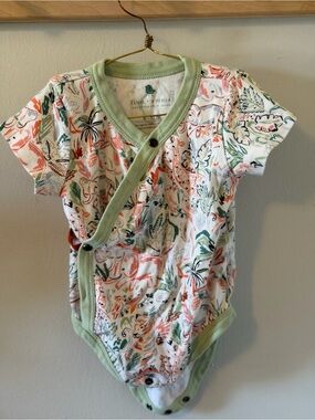 Finn + Emma Jungle Print Baby Onesie in Sage Trim 9-12 months